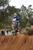 Photo MaitreFou - Auteur : Michael & Priscilla - Mots clés :  moto motocross terre saut vitesse championnat tampon 