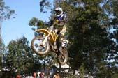 Photo MaitreFou - Auteur : Michael - Mots clés :  moto motocross terre saut vitesse championnat tampon 