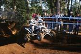 Photo MaitreFou - Auteur : Michael - Mots clés :  moto motocross terre saut vitesse championnat tampon 