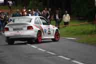 Photo MaitreFou - Auteur : Michael - Mots clés :  auto rallye cilaos tamarins pluie virage freinage 