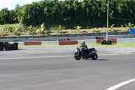 Photo MaitreFou - Auteur : Mathieu et Océanne - Mots clés :  auto moto roulage tmvr cfg circuit defoulage pilotage gros cube soleil porsche anciennes 