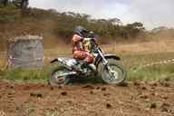 Photo MaitreFou - Auteur : Equipe MaitreFou - Mots clés :  moto motocross terre endurance tampon tsm poussiere 