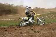 Photo MaitreFou - Auteur : Equipe MaitreFou - Mots clés :  moto motocross terre endurance tampon tsm poussiere 