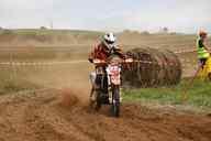 Photo MaitreFou - Auteur : Equipe MaitreFou - Mots clés :  moto motocross terre endurance tampon tsm poussiere 