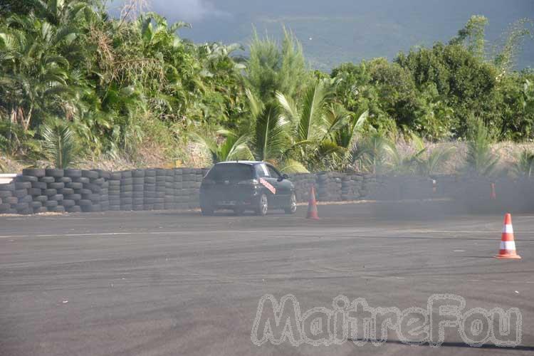 Photo MaitreFou - Auteur : MaitreFou & Michael - Mots clés :  auto moto run pousse performances dragster chronos 