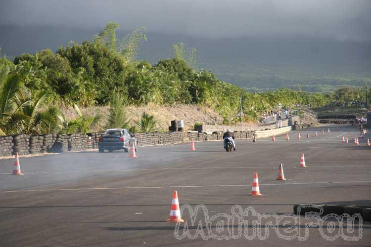 Photo MaitreFou - Auteur : MaitreFou & Michael - Mots clés :  auto moto run pousse performances dragster chronos 