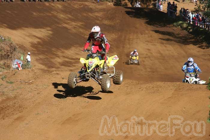 Photo MaitreFou - Auteur : Michael - Mots clés :  moto motocross terre saut vitesse championnat tampon 