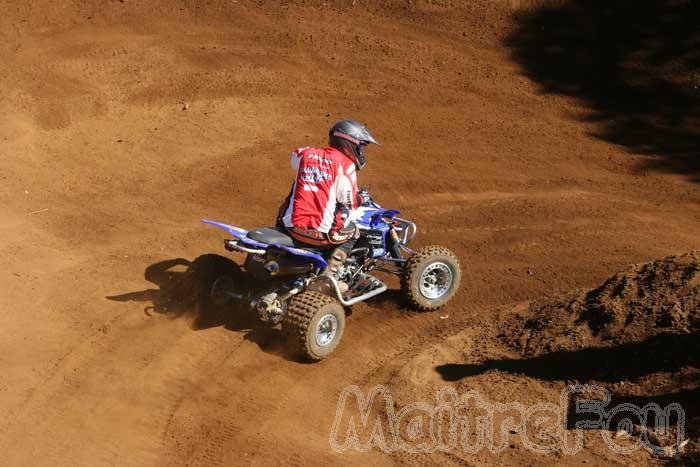 Photo MaitreFou - Auteur : Michael - Mots clés :  moto motocross terre saut vitesse championnat tampon 