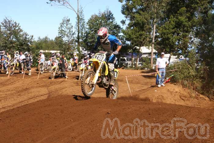 Photo MaitreFou - Auteur : Michael - Mots clés :  moto motocross terre saut vitesse championnat tampon 