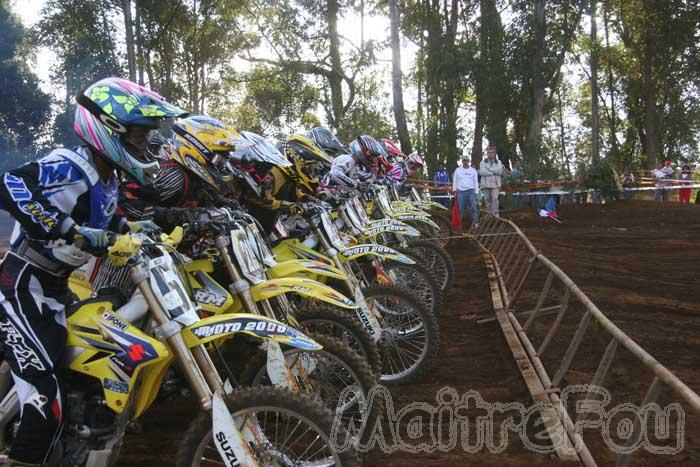 Photo MaitreFou - Auteur : Michael - Mots clés :  moto motocross terre saut vitesse championnat tampon 