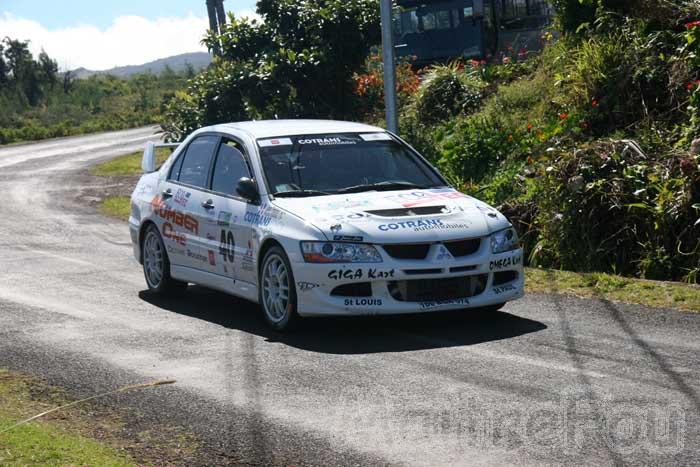 Photo MaitreFou - Auteur : Michael & Benjamin - Mots clés :  auto rallye tampon les canots etang sale etape tour 