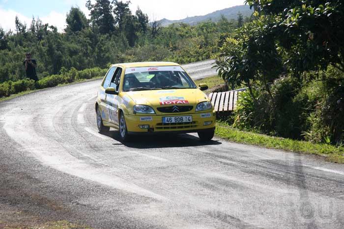 Photo MaitreFou - Auteur : Michael & Benjamin - Mots clés :  auto rallye tampon les canots etang sale etape tour 