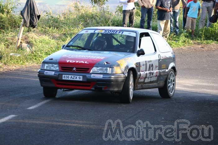 Photo MaitreFou - Auteur : Michael & Benjamin - Mots clés :  auto rallye tampon les canots etang sale etape tour 