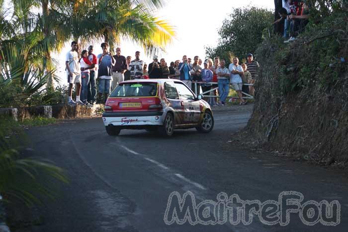 Photo MaitreFou - Auteur : Michael & Benjamin - Mots clés :  auto rallye tampon les canots etang sale etape tour 