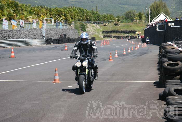 Photo MaitreFou - Auteur : Michael - Mots clés :  auto moto run pousse performances chronos xtra hks felix guichard dragster 