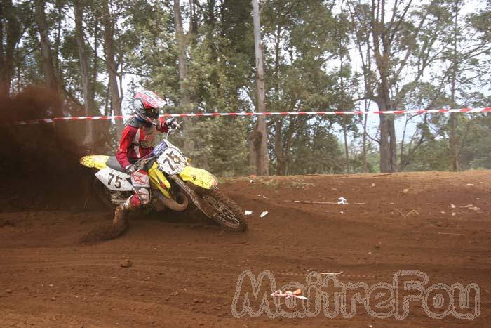 Photo MaitreFou - Auteur : Michael - Mots clés :  moto motocross terre saut championnat petit endurance tampon 