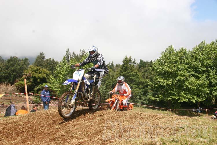 Photo MaitreFou - Auteur : Michael - Mots clés :  moto motocross terre saut championnat endurance grand coude 6h saint joseph 