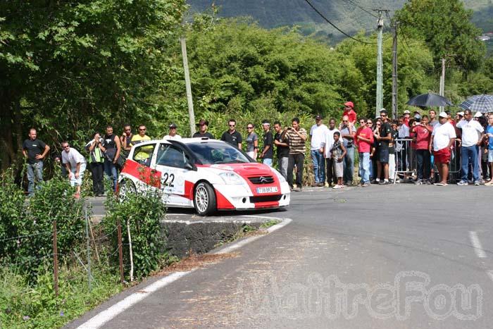 Photo MaitreFou - Auteur : Michael - Mots clés :  auto public accident rallye plaine des palmistes 