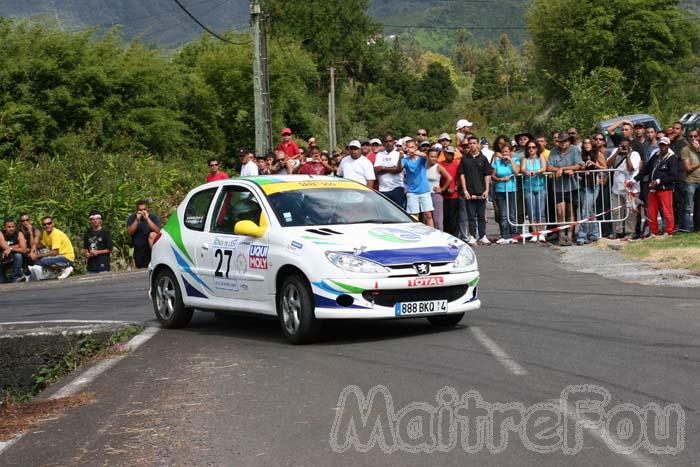 Photo MaitreFou - Auteur : Michael - Mots clés :  auto public accident rallye plaine des palmistes 