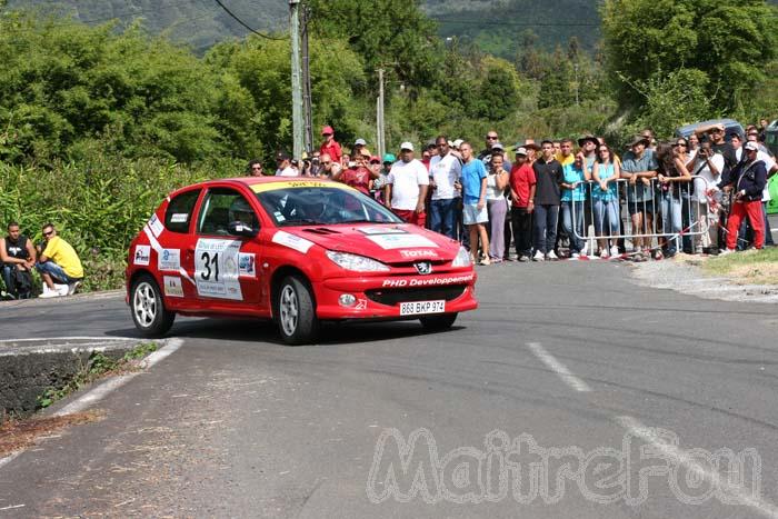 Photo MaitreFou - Auteur : Michael - Mots clés :  auto public accident rallye plaine des palmistes 