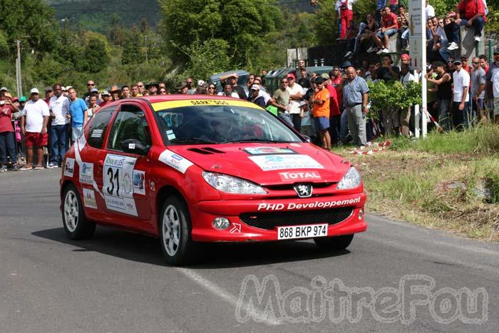 Photo MaitreFou - Auteur : Michael - Mots clés :  auto public accident rallye plaine des palmistes 