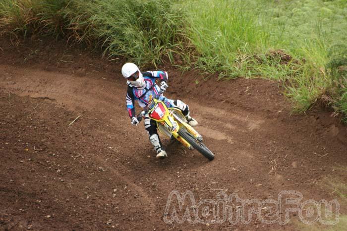 Photo MaitreFou - Auteur : Michael - Mots clés :  moto motocross terre saut championnat terrain pascal ravenne ravine malheur hommage 