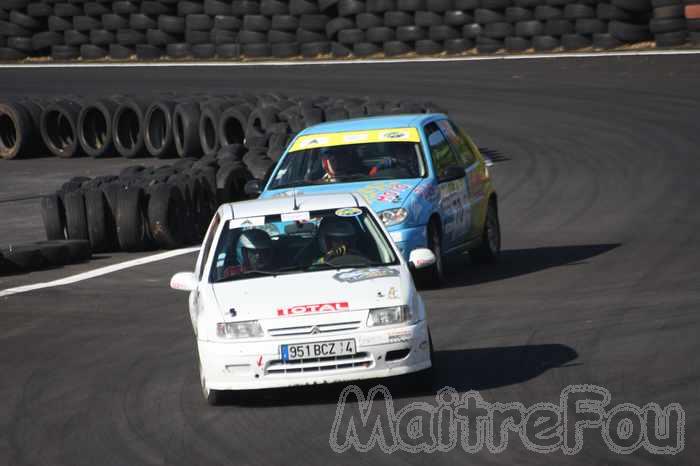 Photo MaitreFou - Auteur : Michael, Benjamin et Murielle - Mots clés :  auto rallye circuit felix guichard piste virage freinage tour 