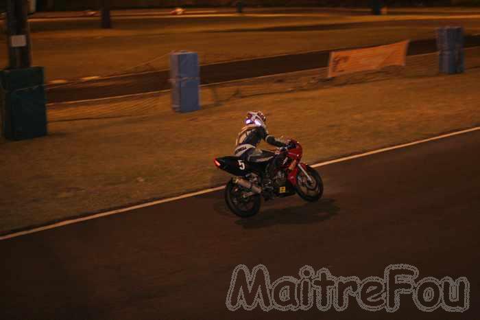 Photo MaitreFou - Auteur : Michael et Benjamin - Mots clés :  moto cyclo endurance 24h asphalte piste jamaique saint denis 