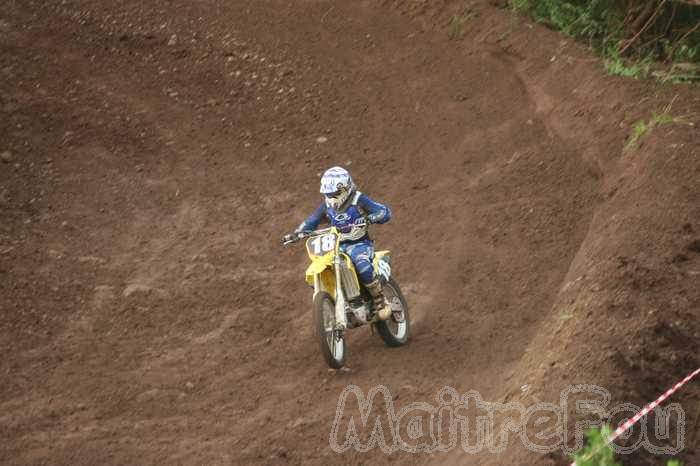 Photo MaitreFou - Auteur : Benjamin - Mots clés :  moto motocross terre saut championnat terrain pascal ravenne la possession ravine a malheur 