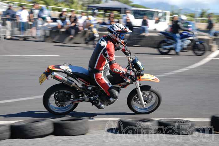 Photo MaitreFou - Auteur : Benjamin - Mots clés :  auto moto roulage tmvr cfg circuit defoulage pilotage gros cube soleil porsche 