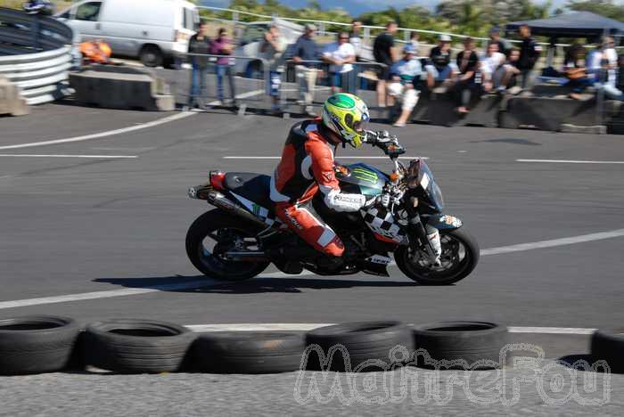 Photo MaitreFou - Auteur : Benjamin - Mots clés :  auto moto roulage tmvr cfg circuit defoulage pilotage gros cube soleil porsche 