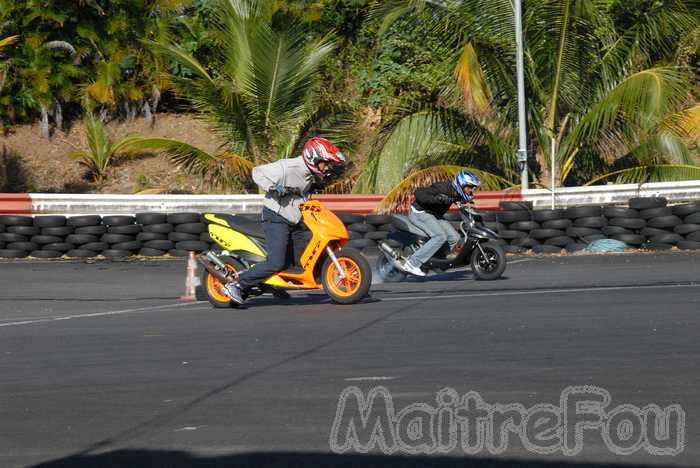 Photo MaitreFou - Auteur : Murielle et Benjamin - Mots clés :  auto run annule pousse performances felix guichard soleil journee licencies ouverte 