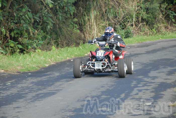 Photo MaitreFou - Auteur : Equipe MaitreFou - Mots clés :  moto course de cote bitume petit tampon championnat quad routiere trail supermotard 