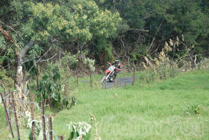 Photo MaitreFou - Auteur : Equipe MaitreFou - Mots clés :  moto course de cote bitume petit tampon championnat quad routiere trail supermotard 