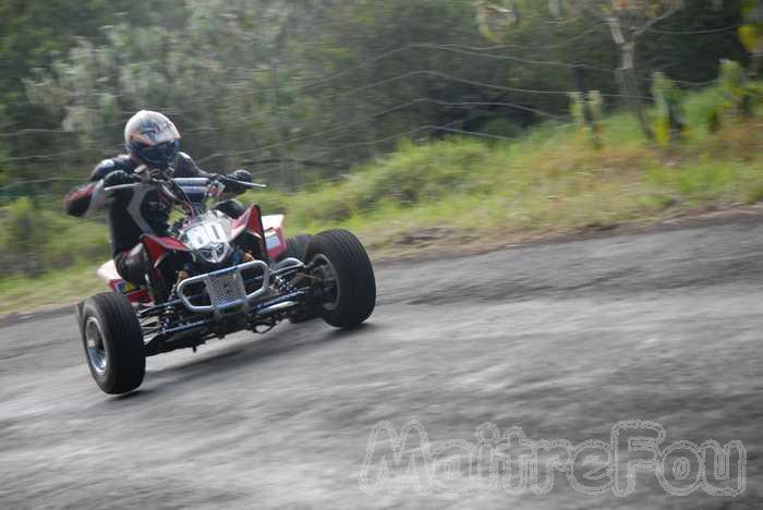 Photo MaitreFou - Auteur : Equipe MaitreFou - Mots clés :  moto course de cote bitume petit tampon championnat quad routiere trail supermotard 