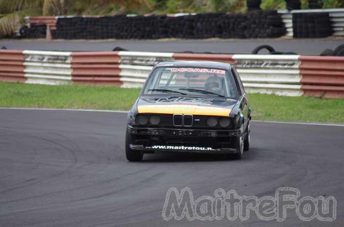 Photo MaitreFou - Auteur : Equipe MaitreFou - Mots clés :  auto cfg circuit associations clubs decouverte run974 jap974 maitrefou tmvr mazda seat subaru 4x4 sprintcar 