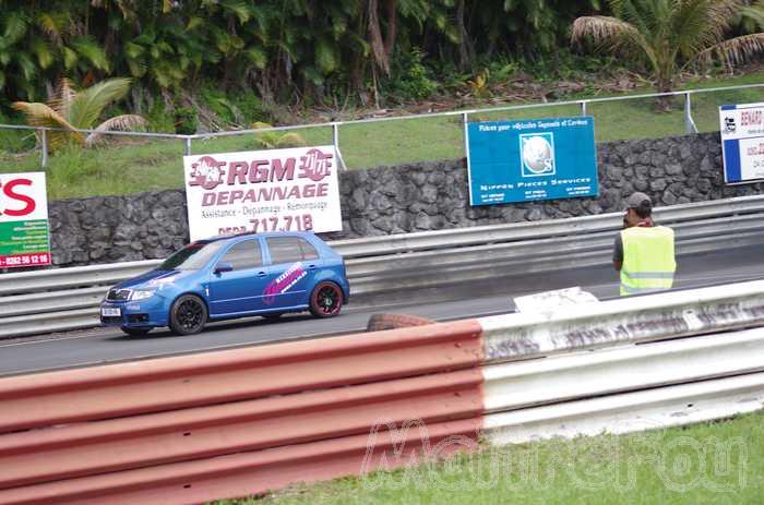 Photo MaitreFou - Auteur : Equipe MaitreFou - Mots clés :  auto cfg circuit associations clubs decouverte run974 jap974 maitrefou tmvr mazda seat subaru 4x4 sprintcar 