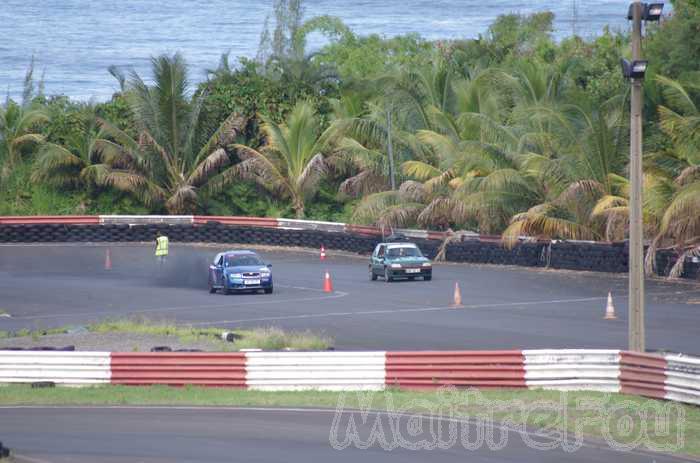 Photo MaitreFou - Auteur : Equipe MaitreFou - Mots clés :  auto cfg circuit associations clubs decouverte run974 jap974 maitrefou tmvr mazda seat subaru 4x4 sprintcar 