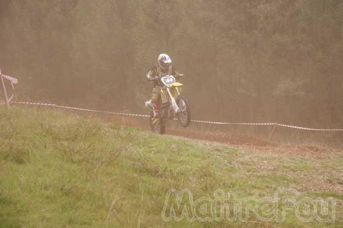 Photo MaitreFou - Auteur : Equipe MaitreFou - Mots clés :  moto motocross terre endurance tampon tsm poussiere 