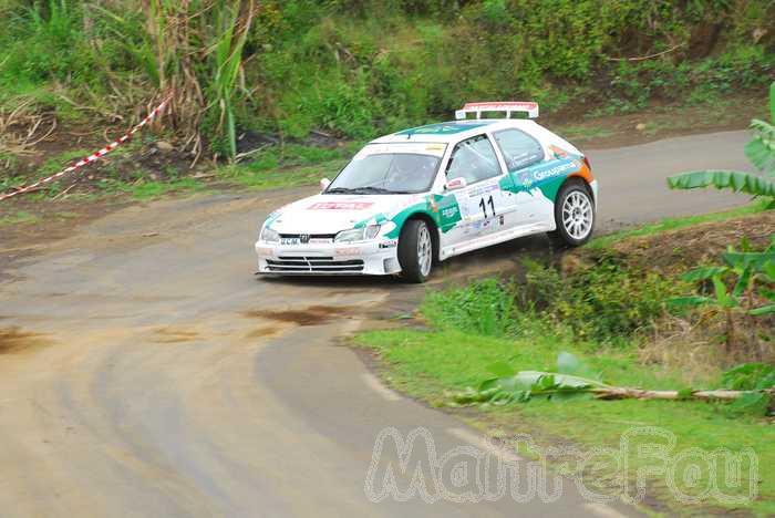 Photo MaitreFou - Auteur : Equipe MaitreFou - Mots clés :  auto rallye voiture est cambourg radiers arums fremicourt col carozin piton anchaing bagatelle carron 