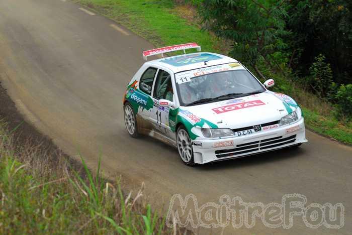 Photo MaitreFou - Auteur : Equipe MaitreFou - Mots clés :  auto rallye voiture est cambourg radiers arums fremicourt col carozin piton anchaing bagatelle carron 