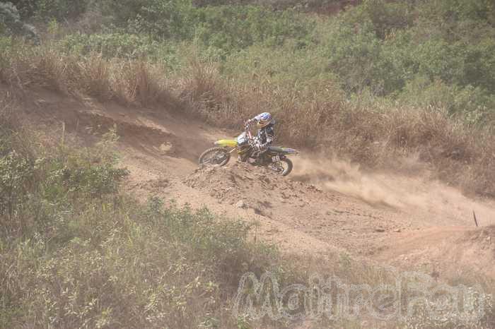 Photo MaitreFou - Auteur : Mathieu et Oceanne - Mots clés :  moto motocross quad FFM terre saut terrain paita nouvelle caledonie 