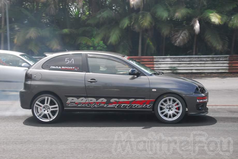 Photo MaitreFou - Auteur : Benjamin - Mots clés :  auto cfg circuit run tc pneu burn and drag pousse 