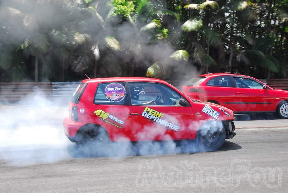 Photo MaitreFou - Auteur : Benjamin - Mots clés :  auto cfg circuit run tc pneu burn and drag pousse 