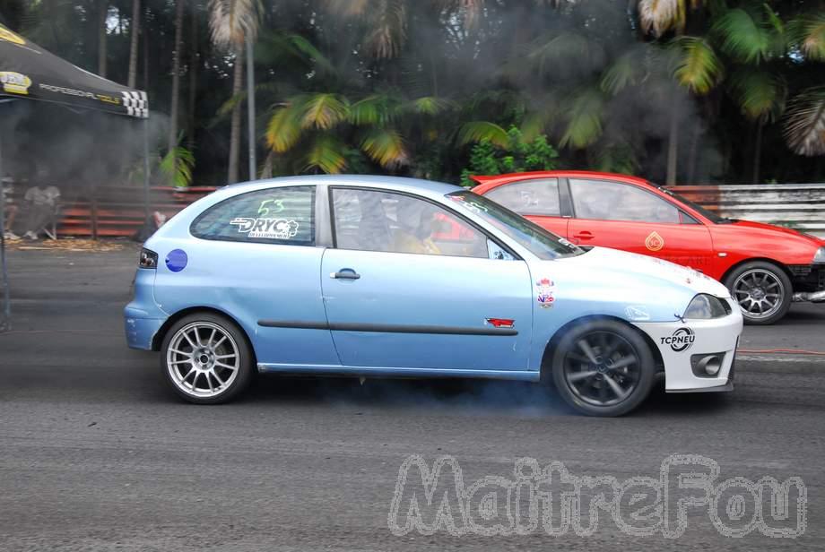 Photo MaitreFou - Auteur : Benjamin - Mots clés :  auto cfg circuit run tc pneu burn and drag pousse 