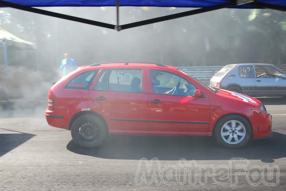 Photo MaitreFou - Auteur : Benjamin - Mots clés :  auto cfg circuit run tc pneu burn and drag pousse 