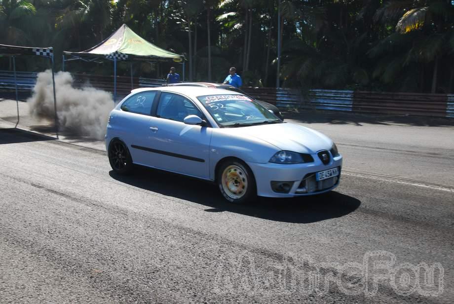 Photo MaitreFou - Auteur : Benjamin - Mots clés :  auto cfg circuit run tc pneu burn and drag pousse 