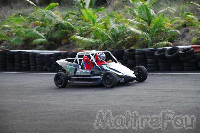 Photo MaitreFou - Auteur : MaitreFou - Mots clés :  auto cfg circuit pilotage gdm bmw drift sprintcar easydrift kart karting 